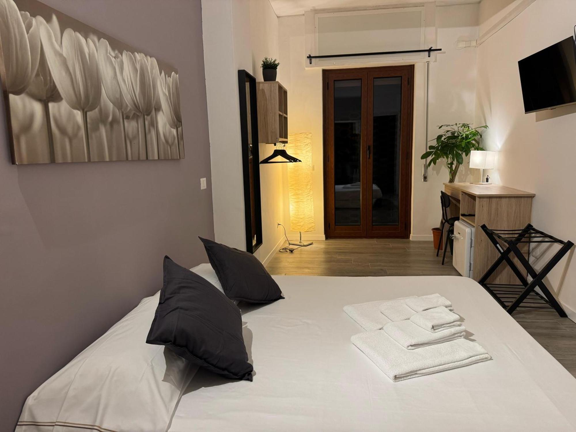 Residenza Piramide Rome