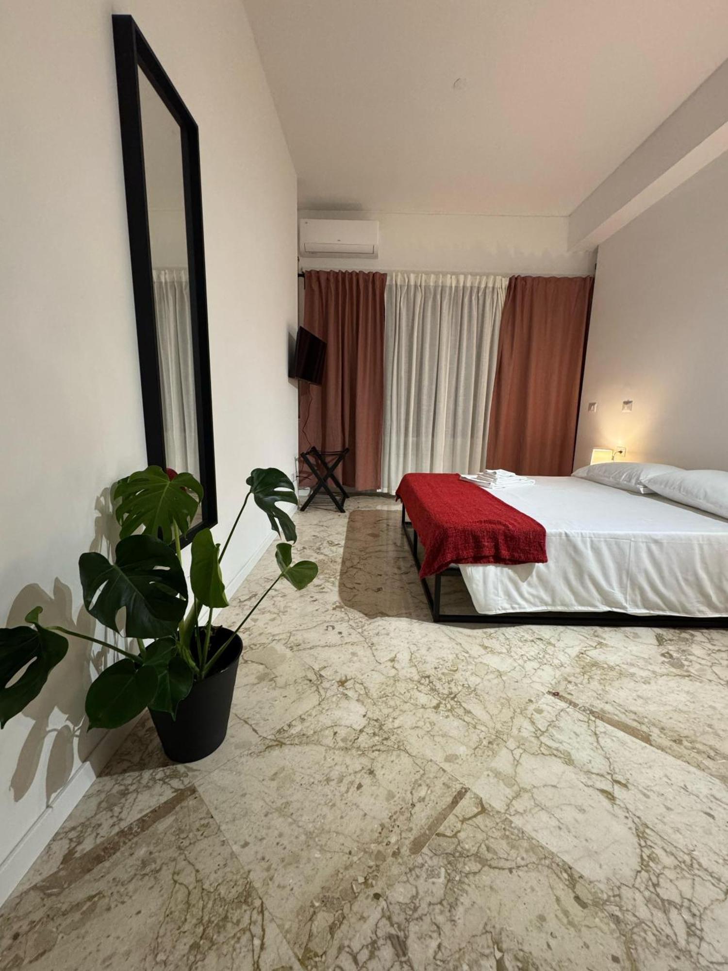 Residenza Piramide * Rome